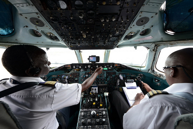 African Express DC-9-32 Cockpit